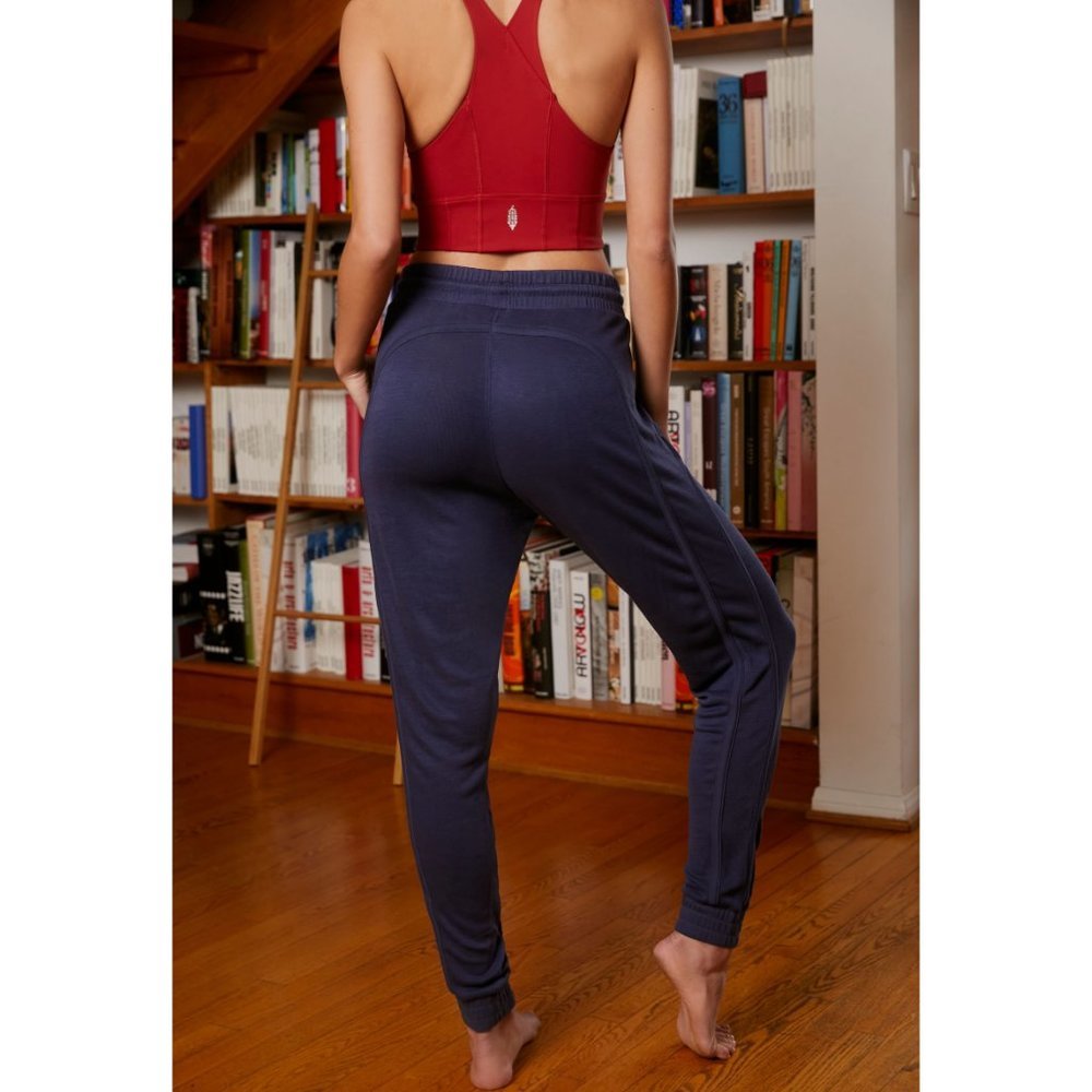 NWT FP Movement Back Into It Jogger / Deep Plum - Picture 3 of 5